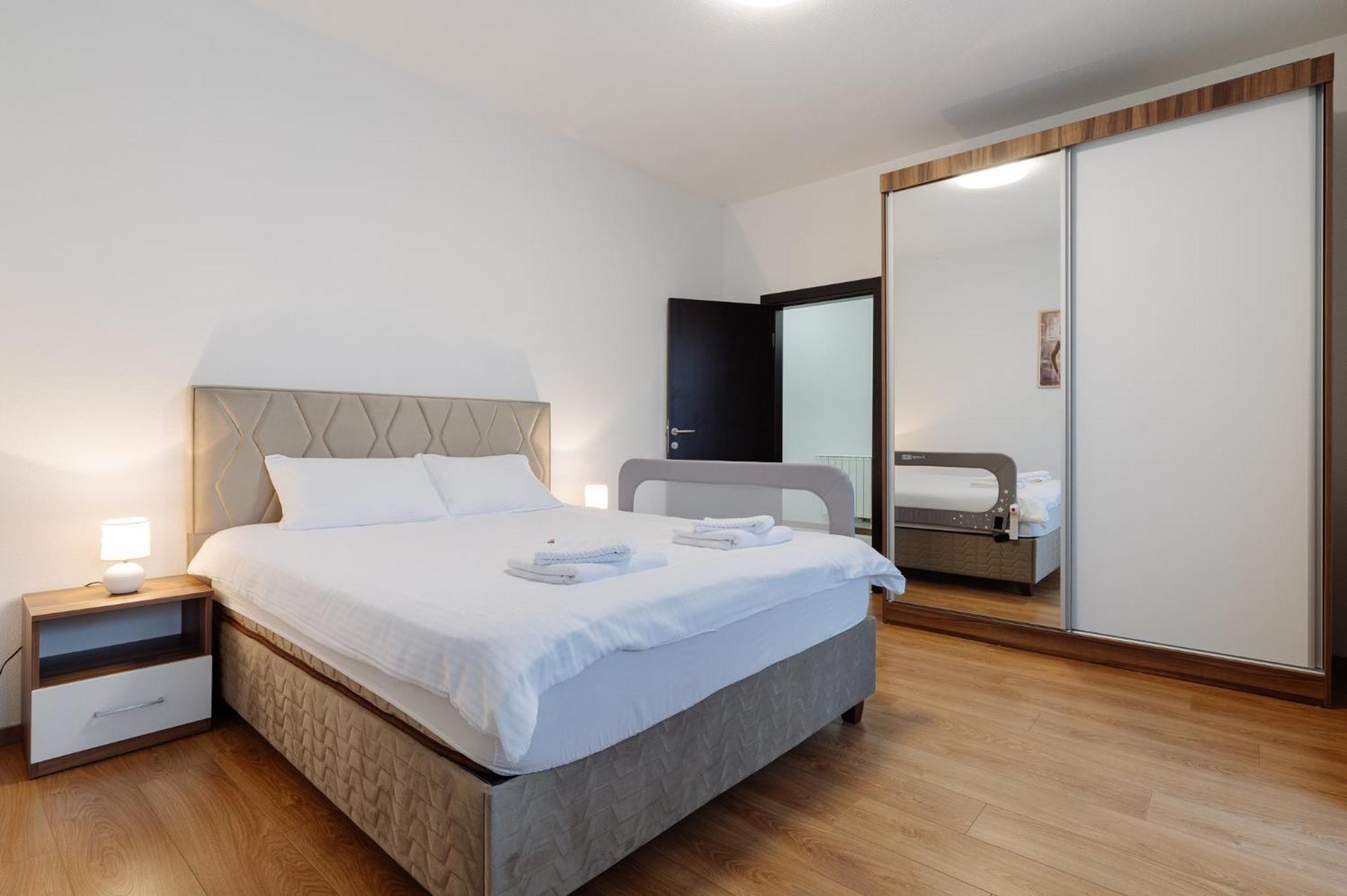 Apartman Square Trg Приедор Экстерьер фото